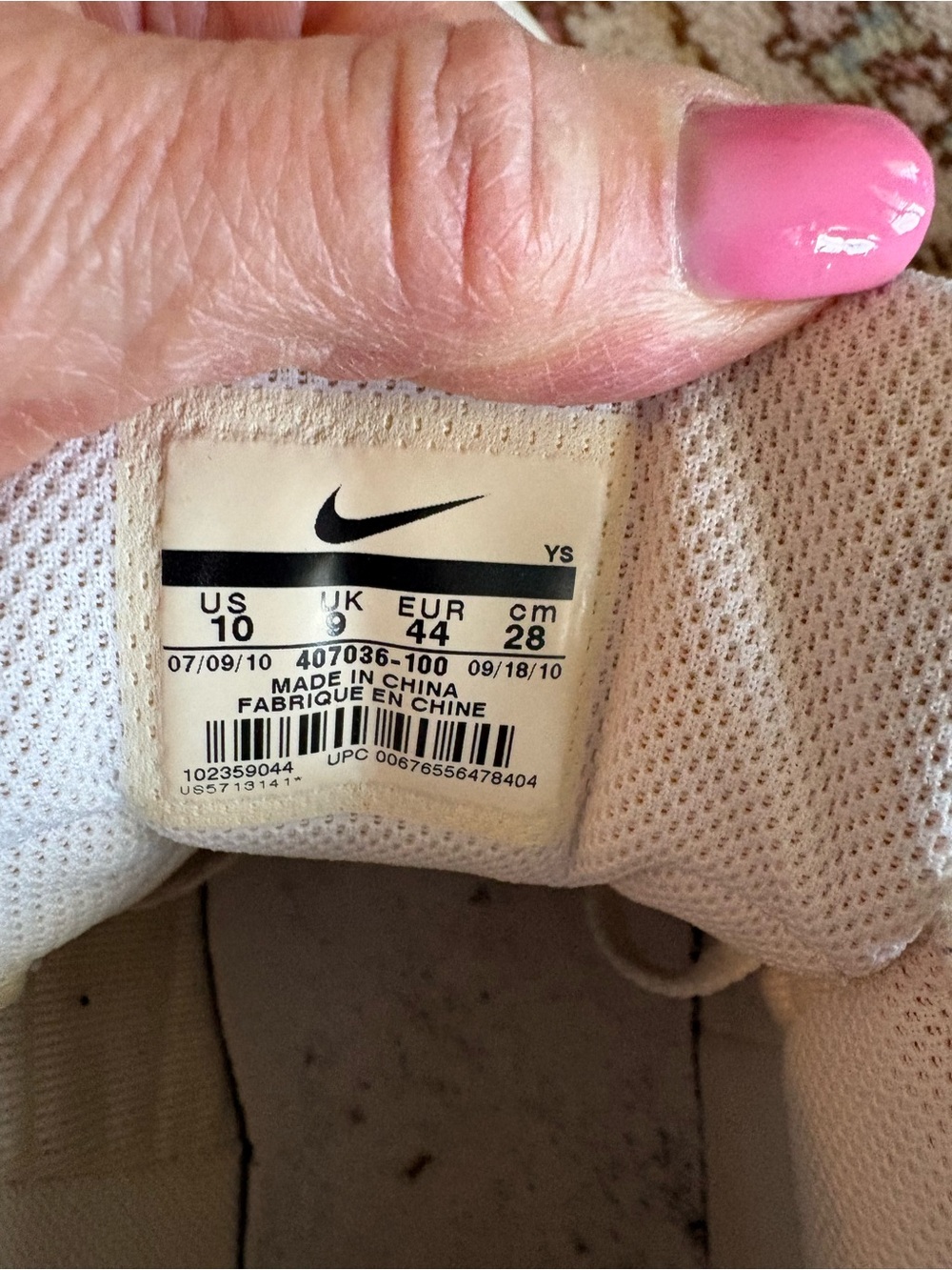 Nike Men’s White High-Top Sneakers - Picture 5 of 5